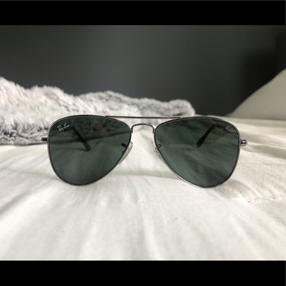 Rayban • Black Aviators